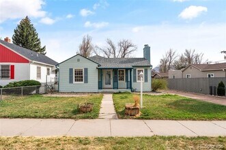 Building Photo - 1321 E Monument St