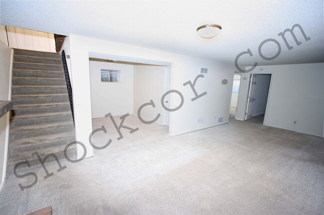 Building Photo - Single Family Aurora