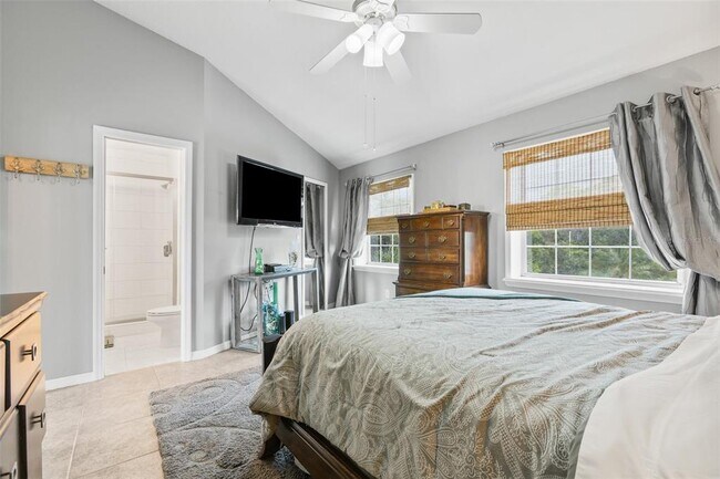 Building Photo - 574 Ryans Woods Ln