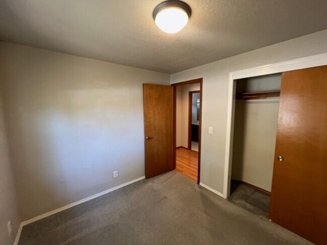 Building Photo - SINGLE LEVEL HOME W/ MANICURED YARD WITH  ...