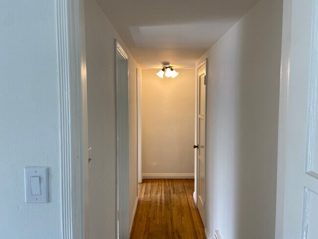 Building Photo - 10227 1/2 S 8th Ave