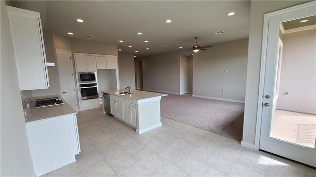 Primary Photo - 2100 Palmera Ridge Blvd
