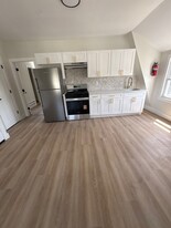 Building Photo - 49 Rosehill Pl