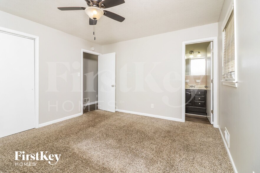 Building Photo - 581 Carlouetta Rd