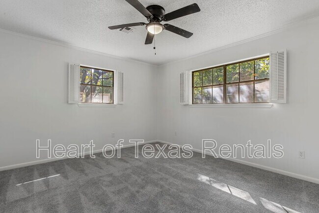 Building Photo - 465 Cranbrook Dr