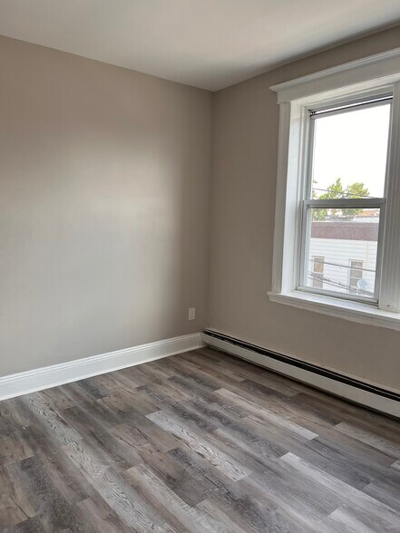 Building Photo - 486 Kennedy Blvd