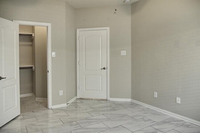 Building Photo - 2232 Ivy Wall Dr