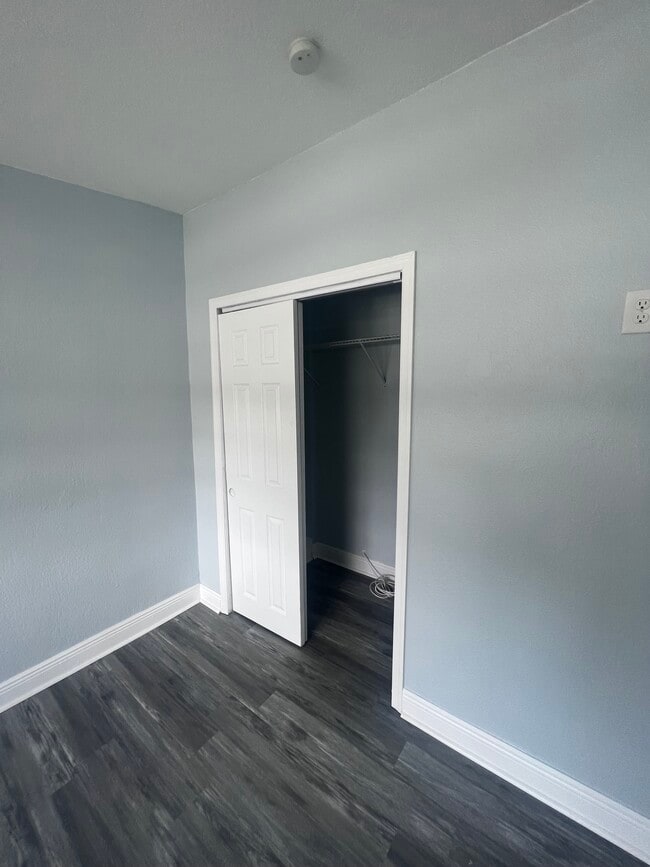 Building Photo - 3649 Haines Rd N