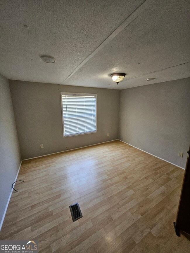 Building Photo - 2158 Carver Rd