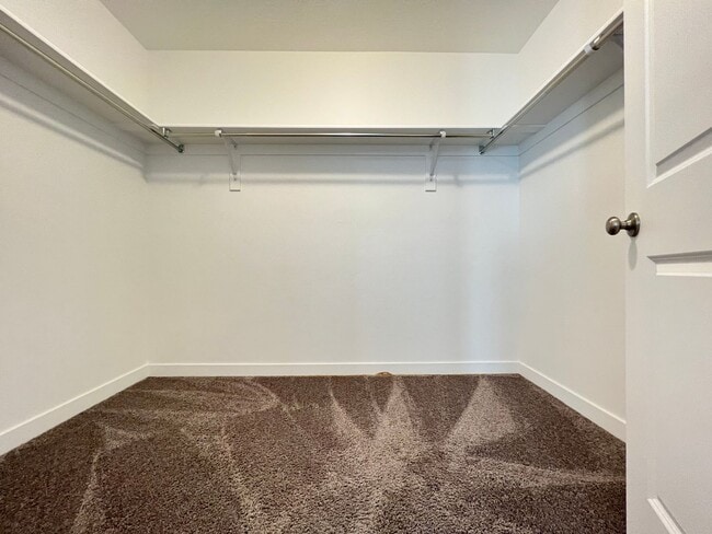 Building Photo - 3 Bedroom/2 Bathroom Townhome In Bluffdale