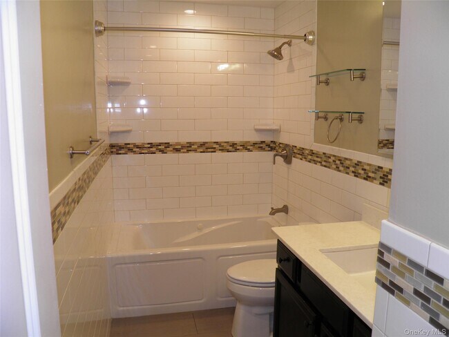 Building Photo - 2 Argyle Pl