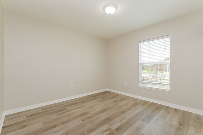 Building Photo - 6643 Wirevine Dr