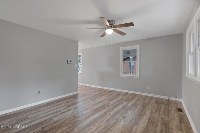 Building Photo - 124 Kitt Dr