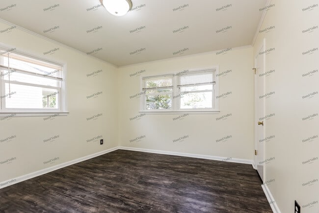 Building Photo - 2834 Shartle St
