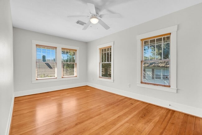 Building Photo - 1117 Harvard St