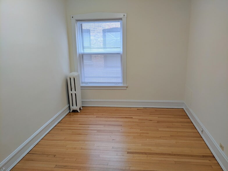 Building Photo - 729 Hinman Ave