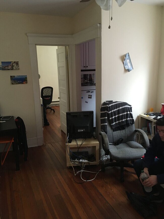 Building Photo - East Rock 1BR Close to Yale SOM