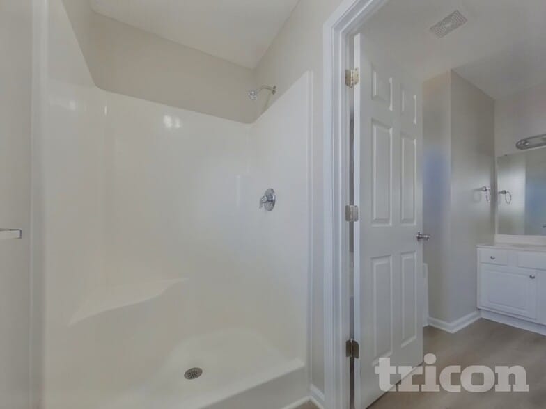 Building Photo - 490 Fox Trot Dr