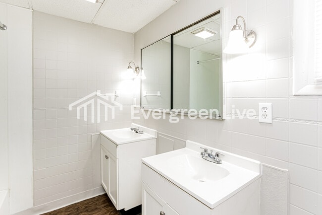 Building Photo - 3823 Alsace Pl