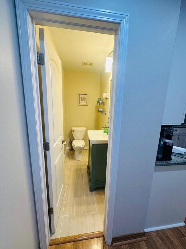 Building Photo - 2062 Danbury Pl