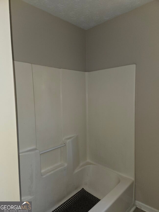 Building Photo - 3080 Robie Ln