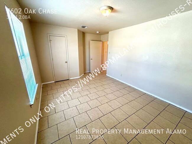 Building Photo - **APPLICATION RECEIVED** *MOVE IN SPECIAL*...