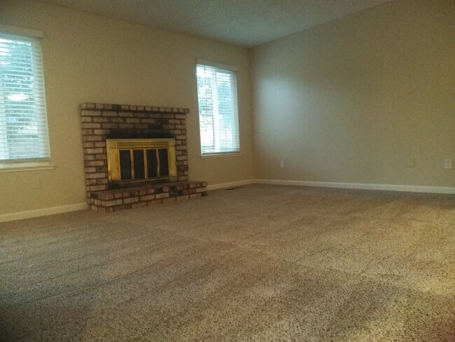Building Photo - 2132 Austin Ct