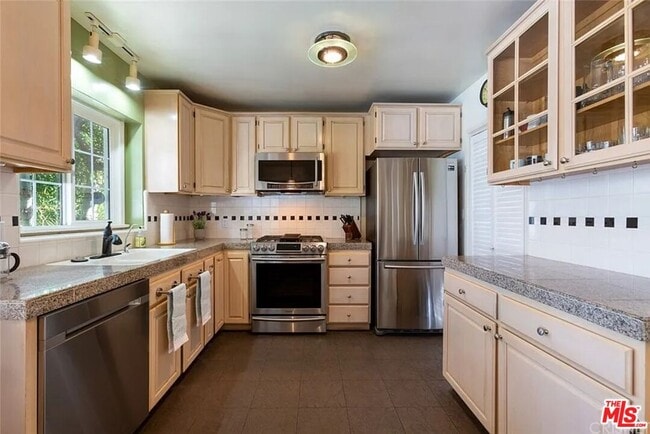 Building Photo - 5849 Goodland Ave