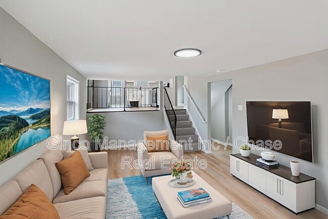 Building Photo - 242 S Harper Ave