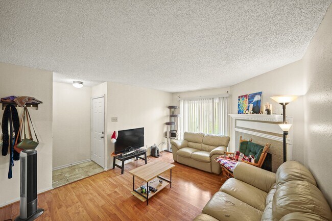 Building Photo - 2120 El Paseo St