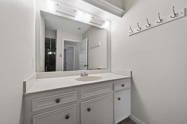 Building Photo - 6102 Crakston St