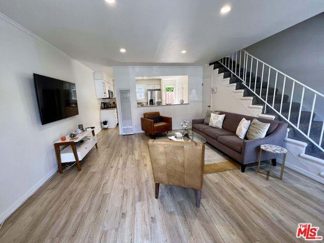 Building Photo - 422 Pacific St