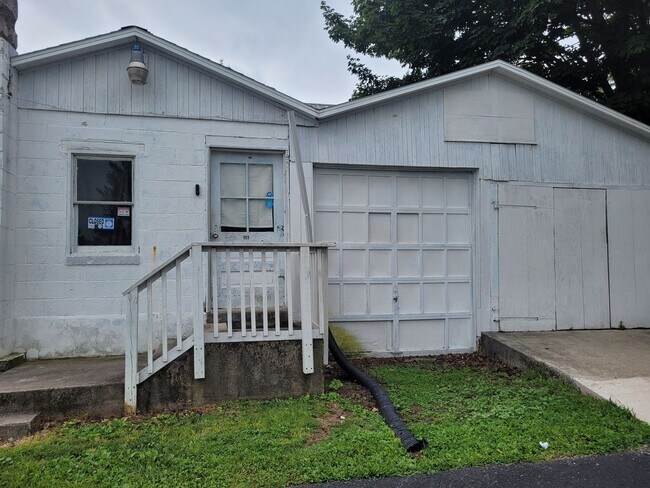 Building Photo - Large Garage in Palmyra/Campbelltown