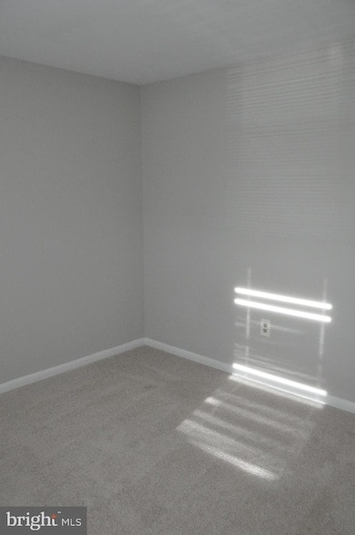 Building Photo - 9705 Glen Ave