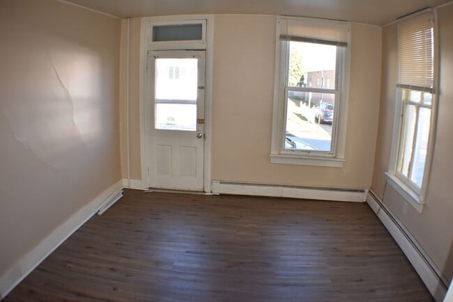 Building Photo - 28 W Forrest Ave