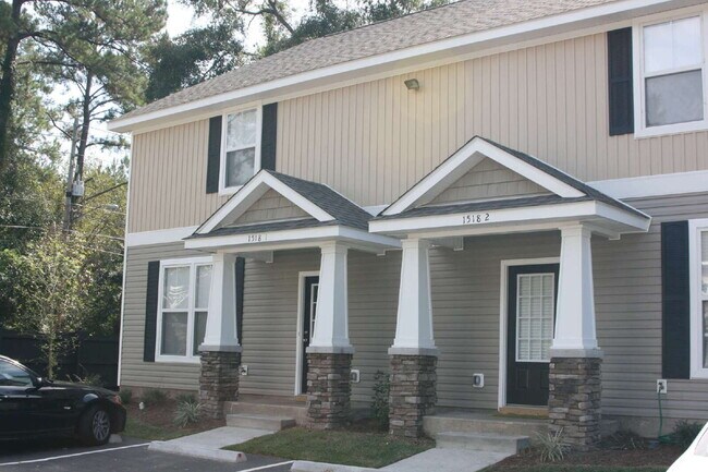 Building Photo - Hamptons on High – 4 Bedroom / 4 Bathroom Student Townhome Near FSU & TSC!