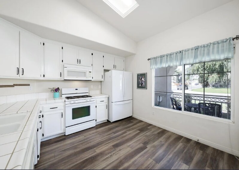 Building Photo - 8309 Sea Meadow Ln