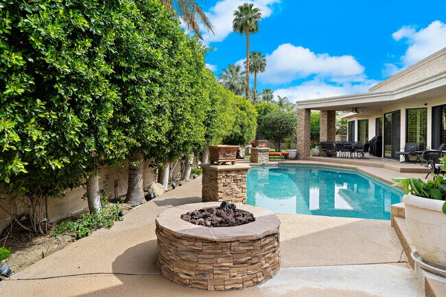 Building Photo - 45640 Rancho Palmeras Dr