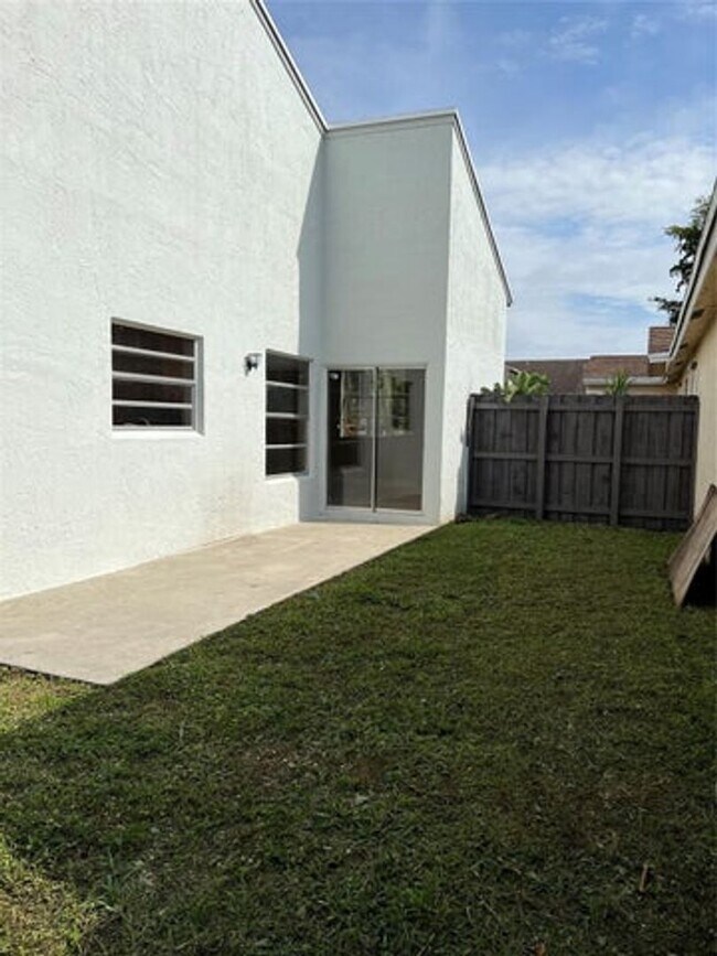Building Photo - 8265 NW 192nd Terrace