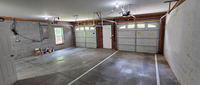 Building Photo - 4049 Clinard Ave