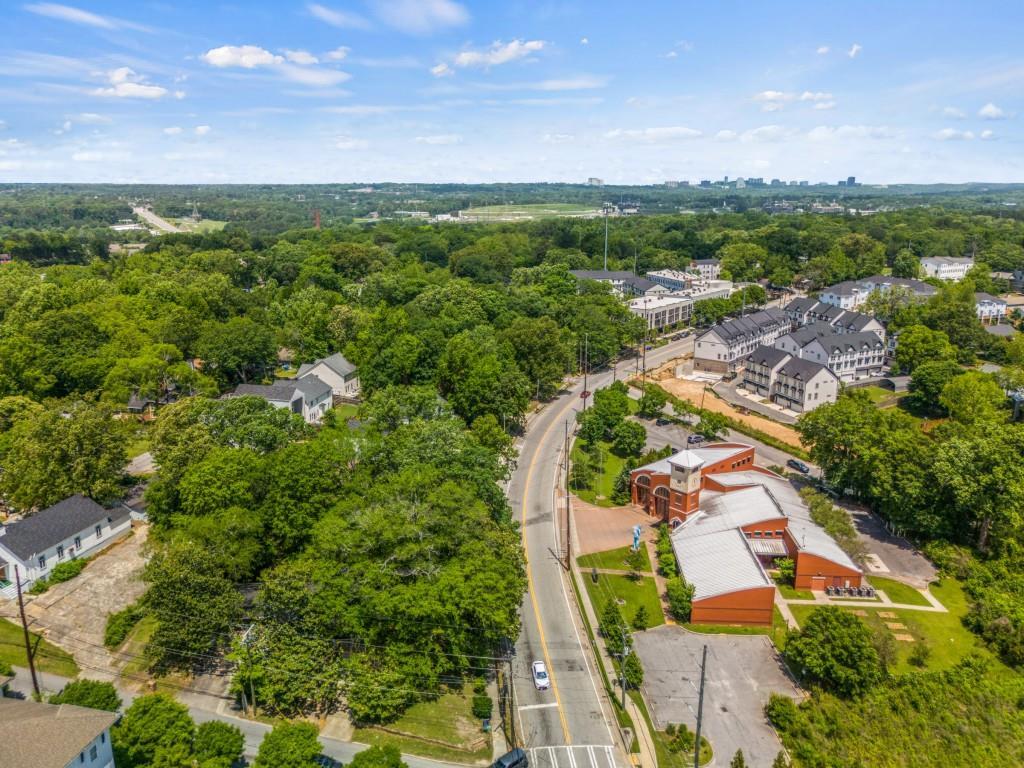 Building Photo - 1930 Hollywood Rd NW
