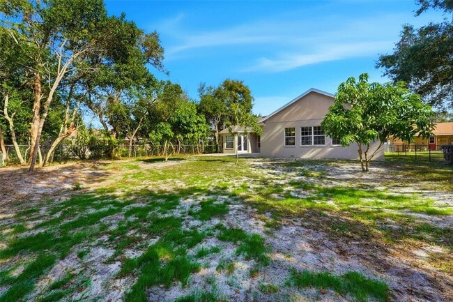 Building Photo - 5608 Kevin Ave