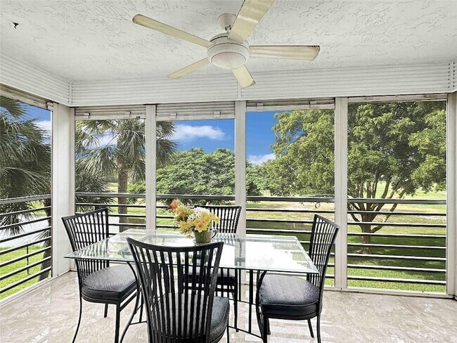 Building Photo - 3505 Oaks Way