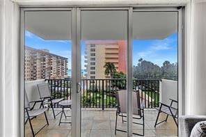 Building Photo - 1150 Hillsboro Mile