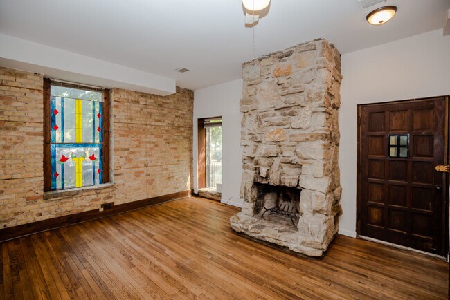 Building Photo - 1257 W Belden Ave