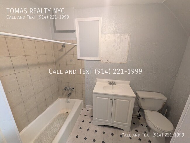 Building Photo - 10 N Bond St