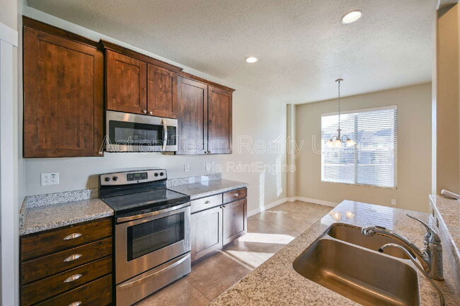 Building Photo - 4088 E Oakland Hills Dr