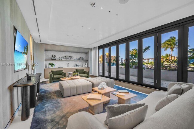 Building Photo - 900 N Ocean Blvd