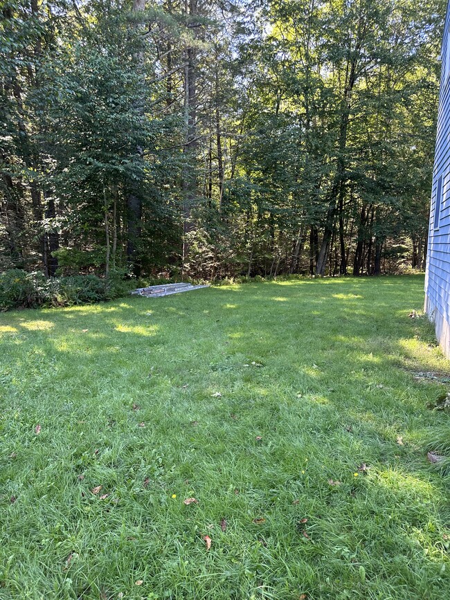 Building Photo - 5 Spruce Dr