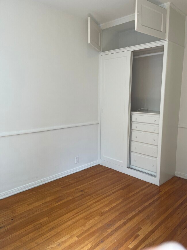 2nd bedroom - 10579 Ashton Ave